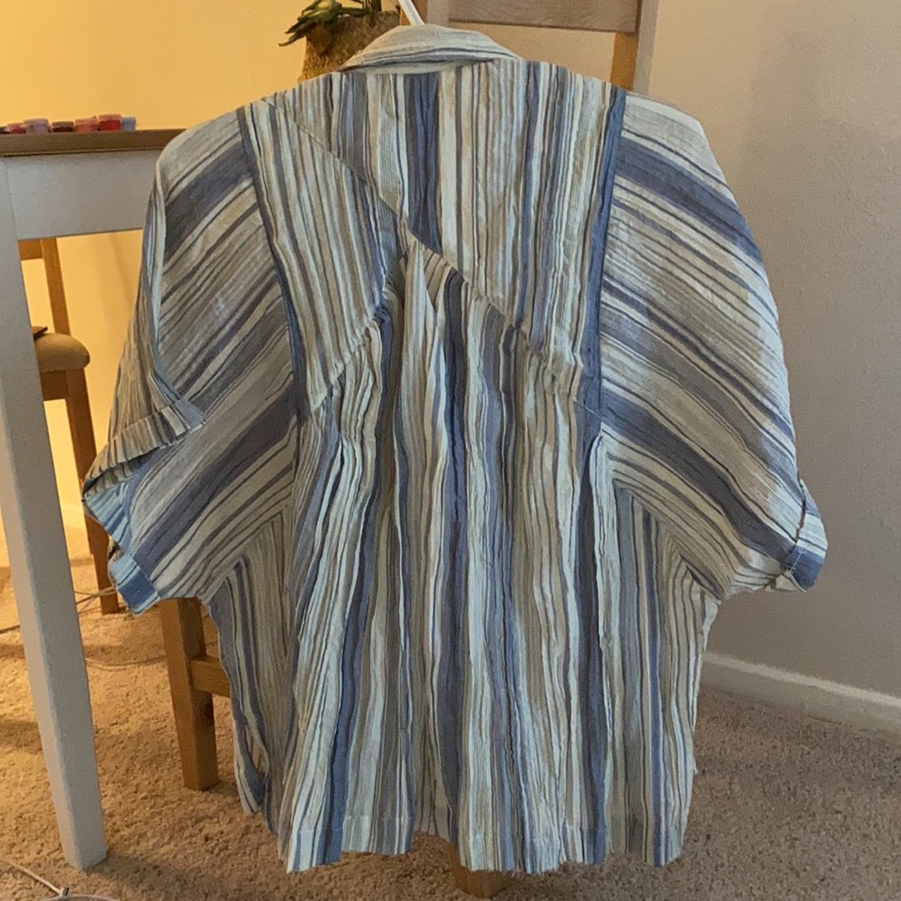 Urban Outfitters Button Up Shirt - Picture 3 of 3